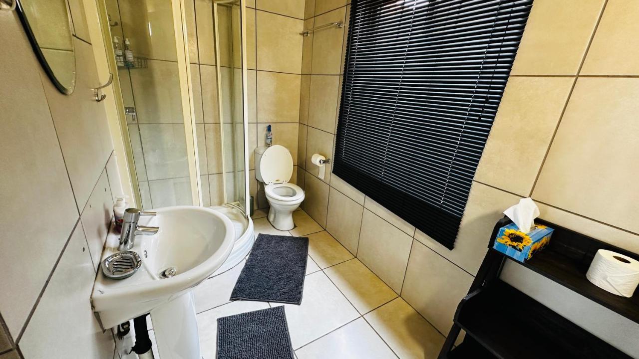 Aspen Guest House No Loadshedding Centurion Bagian luar foto