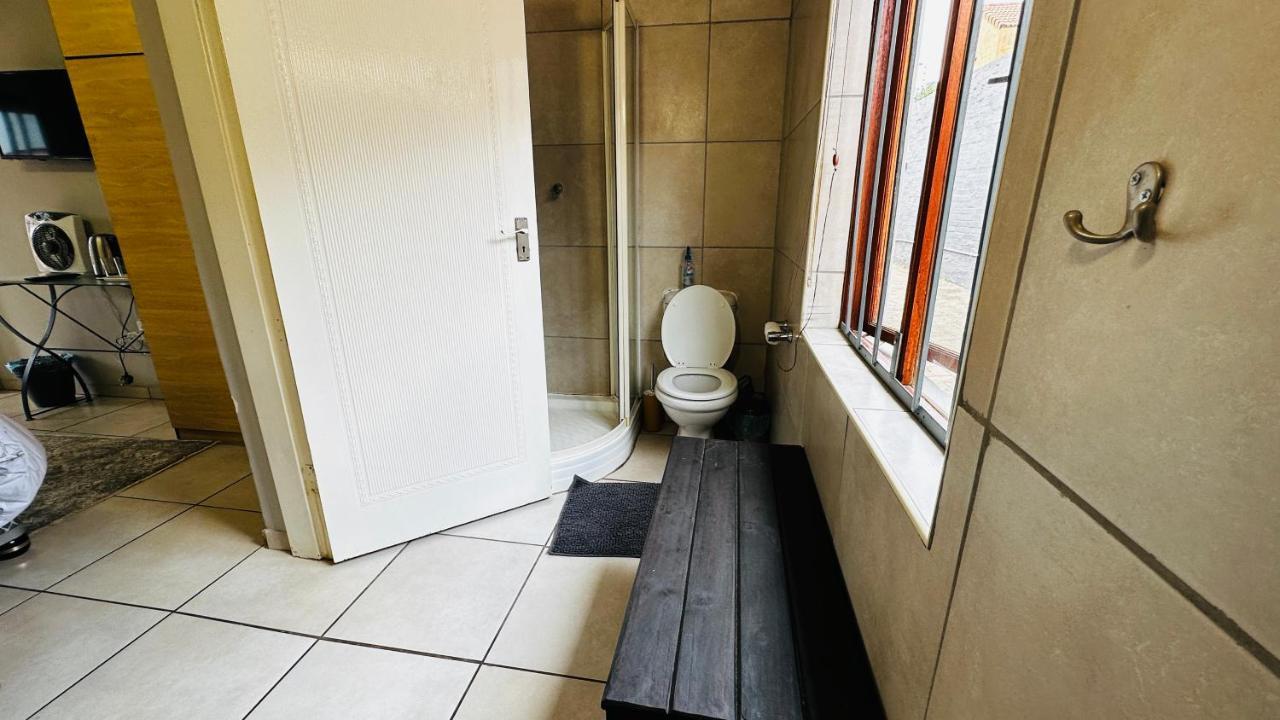 Aspen Guest House No Loadshedding Centurion Bagian luar foto