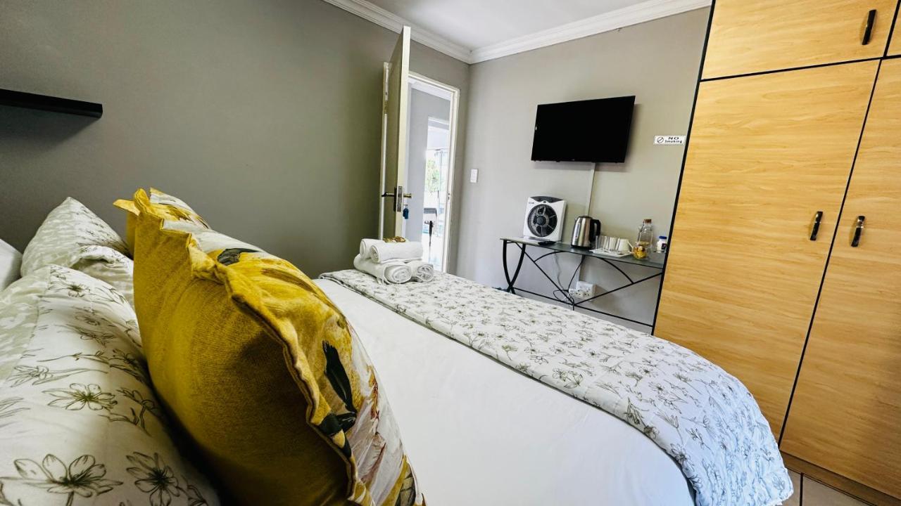 Aspen Guest House No Loadshedding Centurion Bagian luar foto